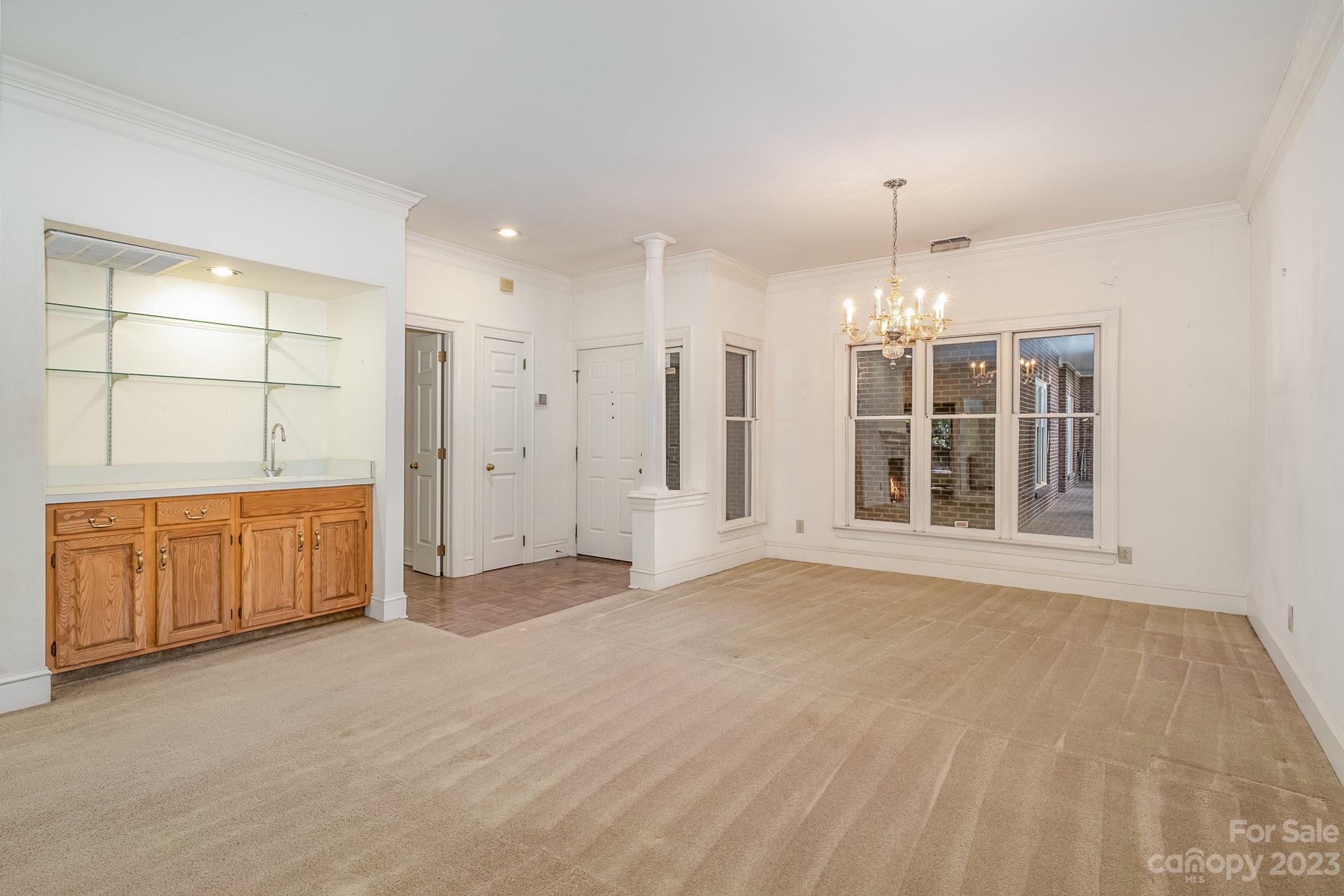 325 Queens Road, Unit 4 Charlotte, NC 28204 - Photo 8 of 37 Gallery Image 8