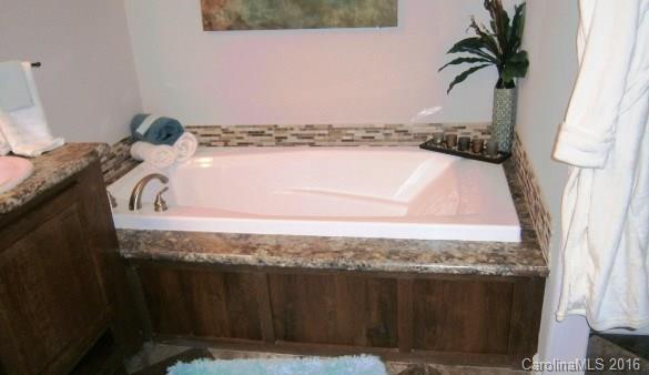 999 Sharon Ridge Road, Unit 11 Fairview, NC 28730 - Photo 7 of 7 Gallery Image 7