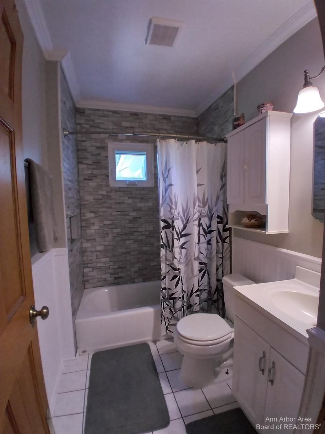 2323 Oak Grove Road Howell, MI 48855 - Photo 18 of 32 Photo 18
