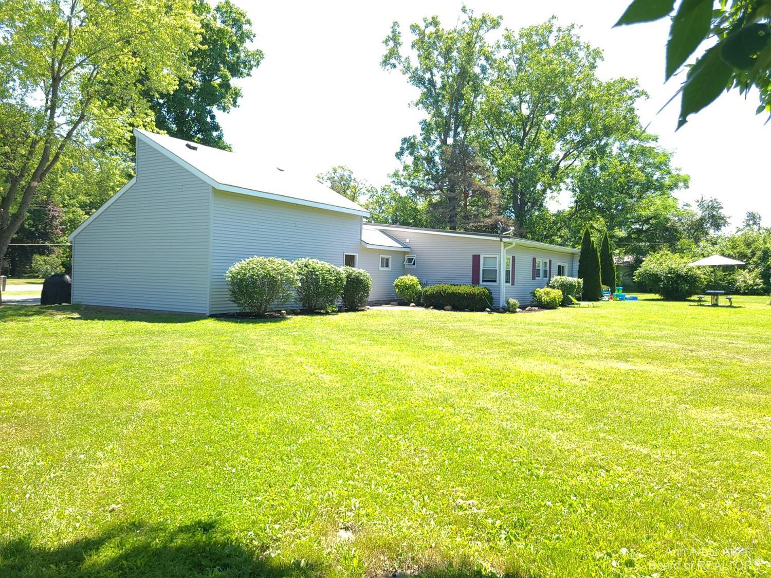 2323 Oak Grove Road Howell, MI 48855 - Photo 27 of 32 Photo 27