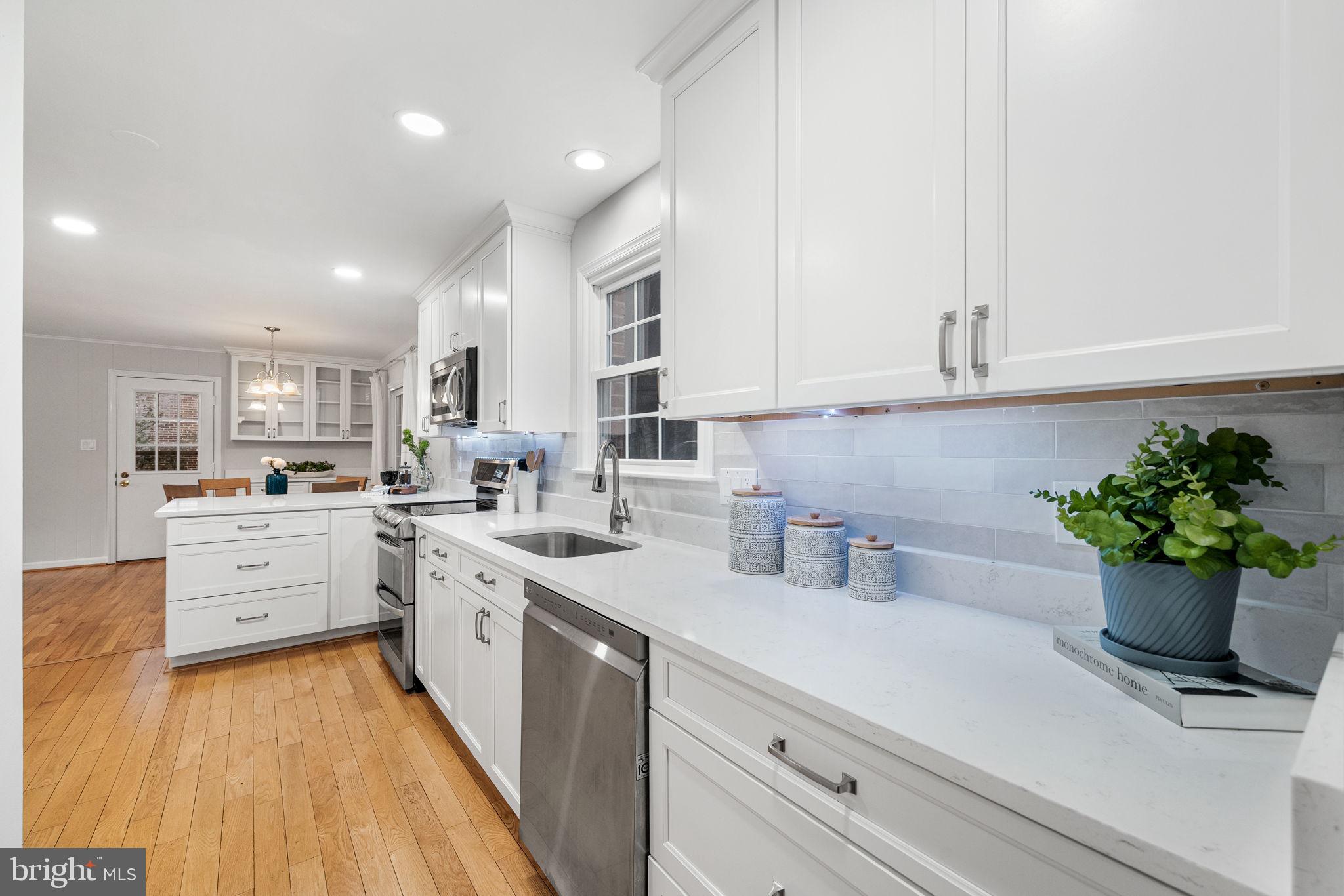 7149 Game Lord Drive Springfield, VA 22153 - Photo 18 of 59 Stunning Gourmet Kitchen
