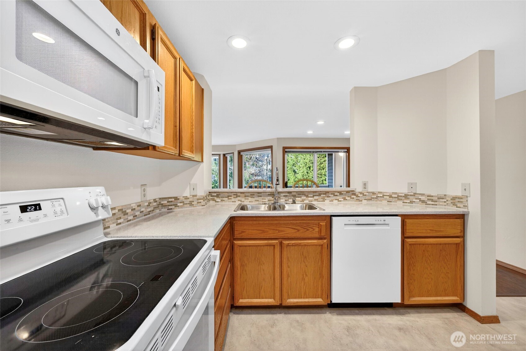 432 3rd Avenue South, Unit B204 Edmonds, WA 98020 - Photo 12 of 32