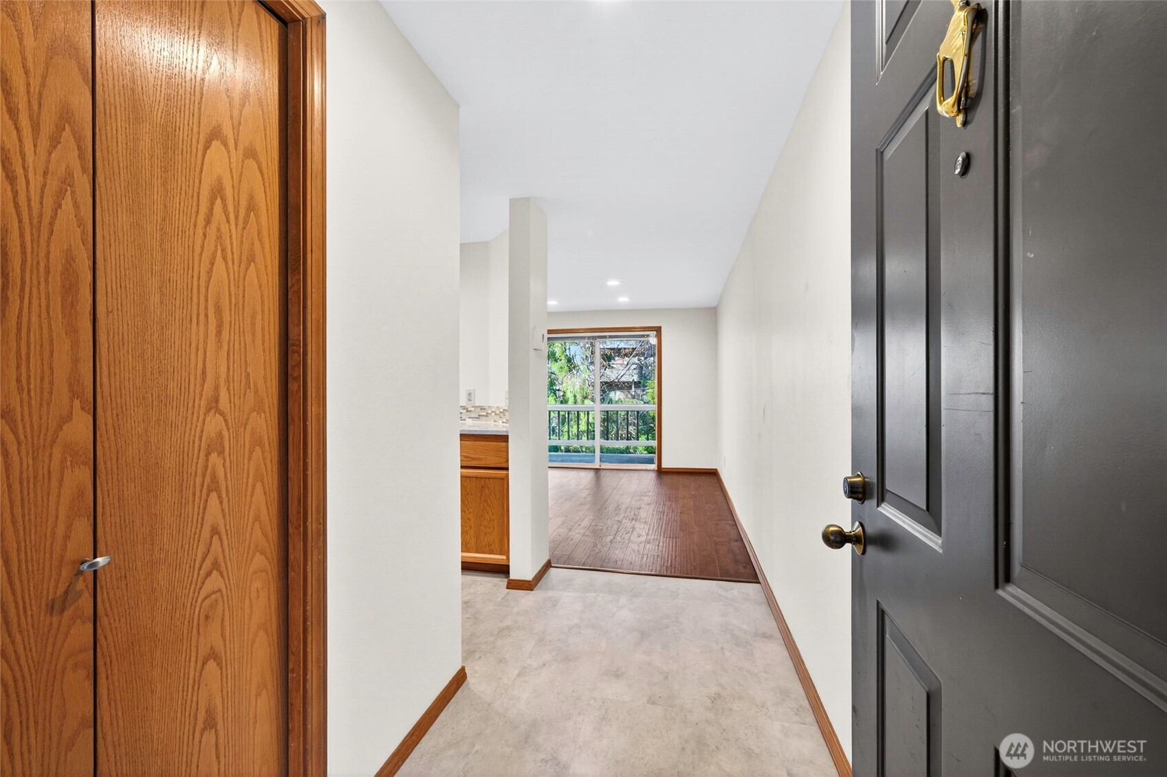 432 3rd Avenue South, Unit B204 Edmonds, WA 98020 - Photo 4 of 32