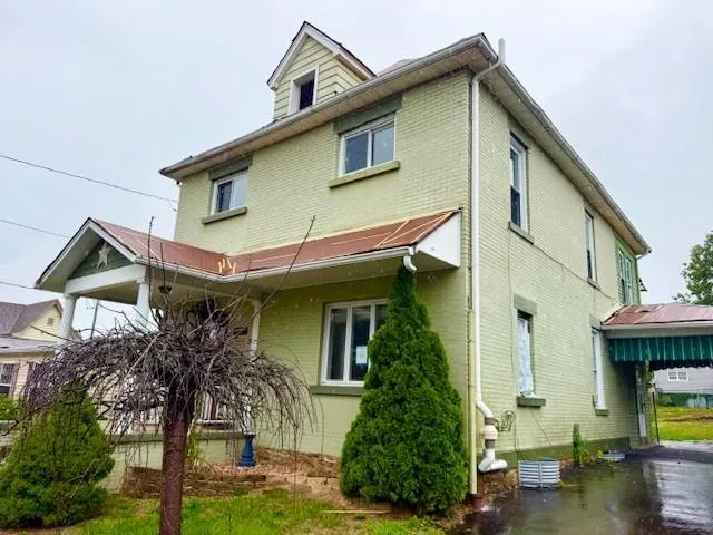 $72,900 | 412 East Cedar Avenue, Connellsville, PA 15425
