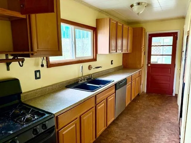 $72,900 | 412 East Cedar Avenue, Connellsville, PA 15425