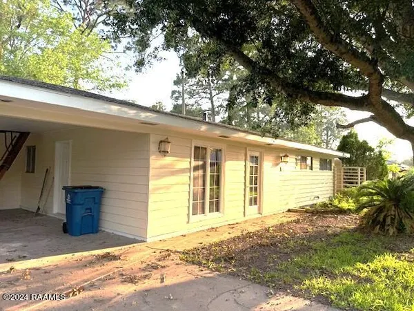 $1,700 | 108 Notre Dame Drive, Lafayette, LA 70506