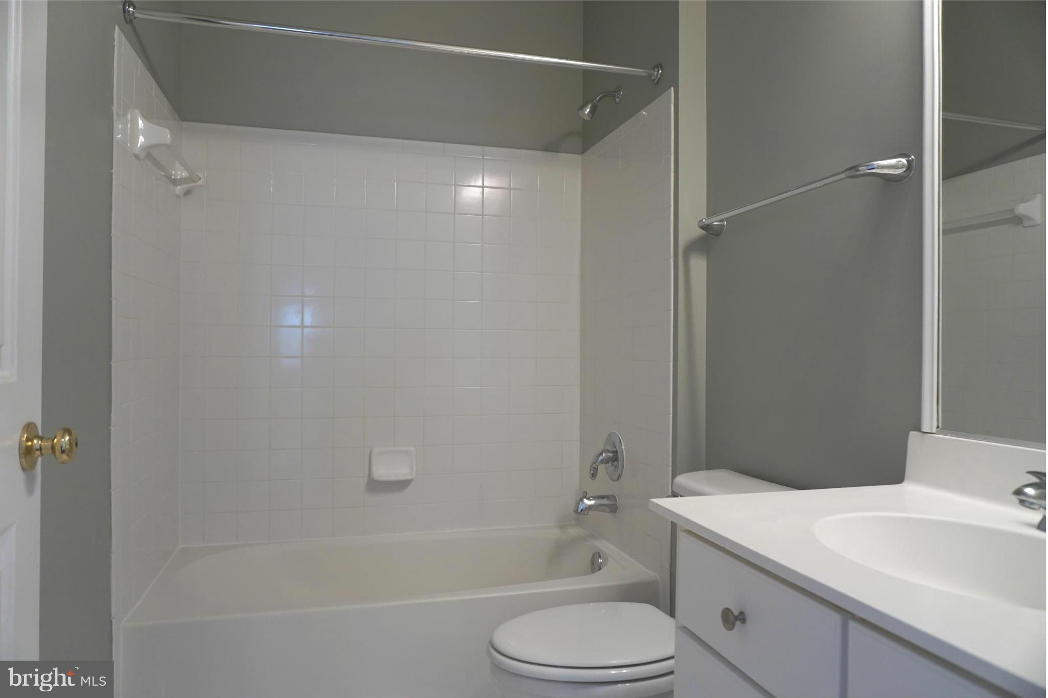 18420 Crestmount Road Boyds, MD 20841 - Photo 21 of 30 2nd Full Bath