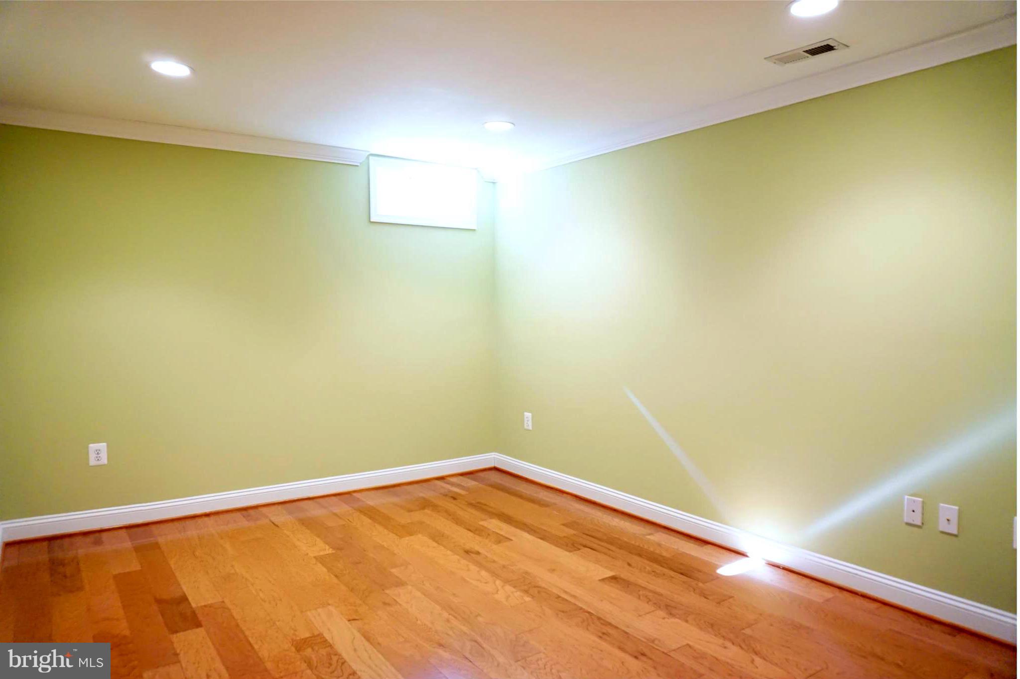 18420 Crestmount Road Boyds, MD 20841 - Photo 22 of 30 5th Bedroom