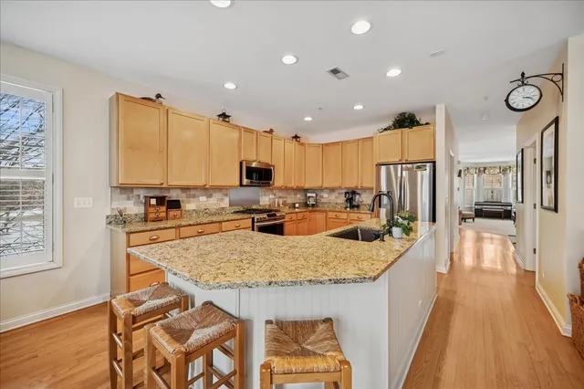 $950,000 | 2230 Goldenrod Lane, Glenview, IL 60026