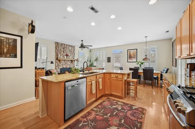 $950,000 | 2230 Goldenrod Lane, Glenview, IL 60026