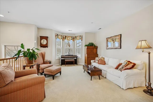 $950,000 | 2230 Goldenrod Lane, Glenview, IL 60026