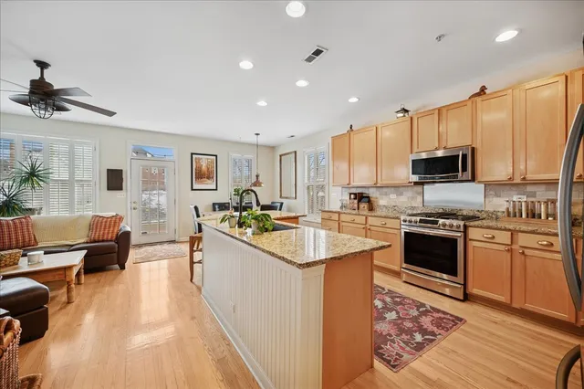 $950,000 | 2230 Goldenrod Lane, Glenview, IL 60026