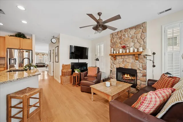 $950,000 | 2230 Goldenrod Lane, Glenview, IL 60026