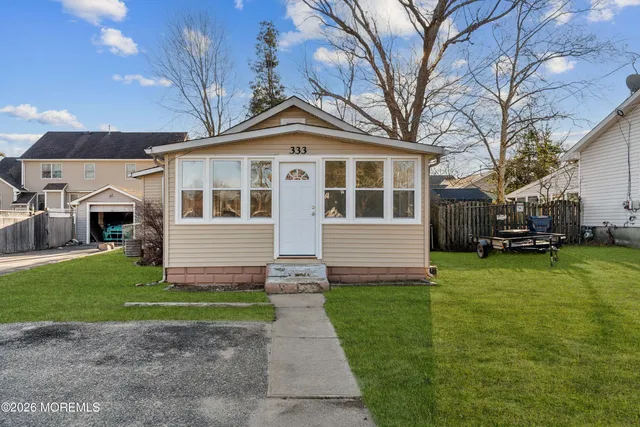 $299,999 | 333 Tiller Avenue, Beachwood, NJ 08722
