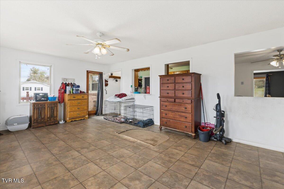 116 Elk Road Bristol, TN 37620 - Photo 11 of 42 11-128A7139