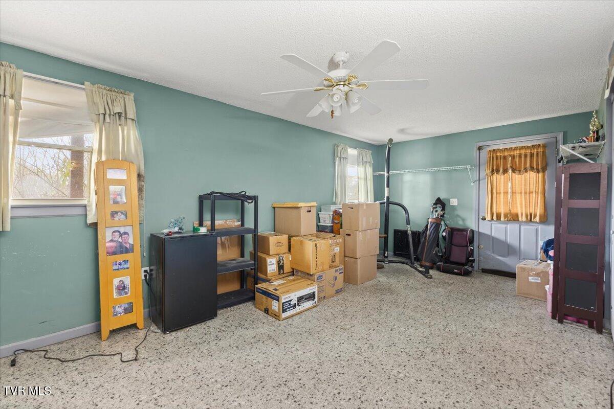 116 Elk Road Bristol, TN 37620 - Photo 21 of 42 21-128A7182