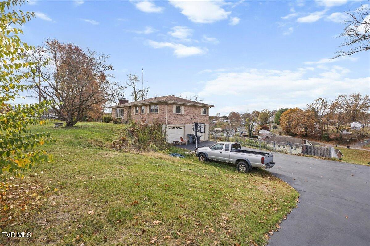 116 Elk Road Bristol, TN 37620 - Photo 27 of 42 27-128A7204