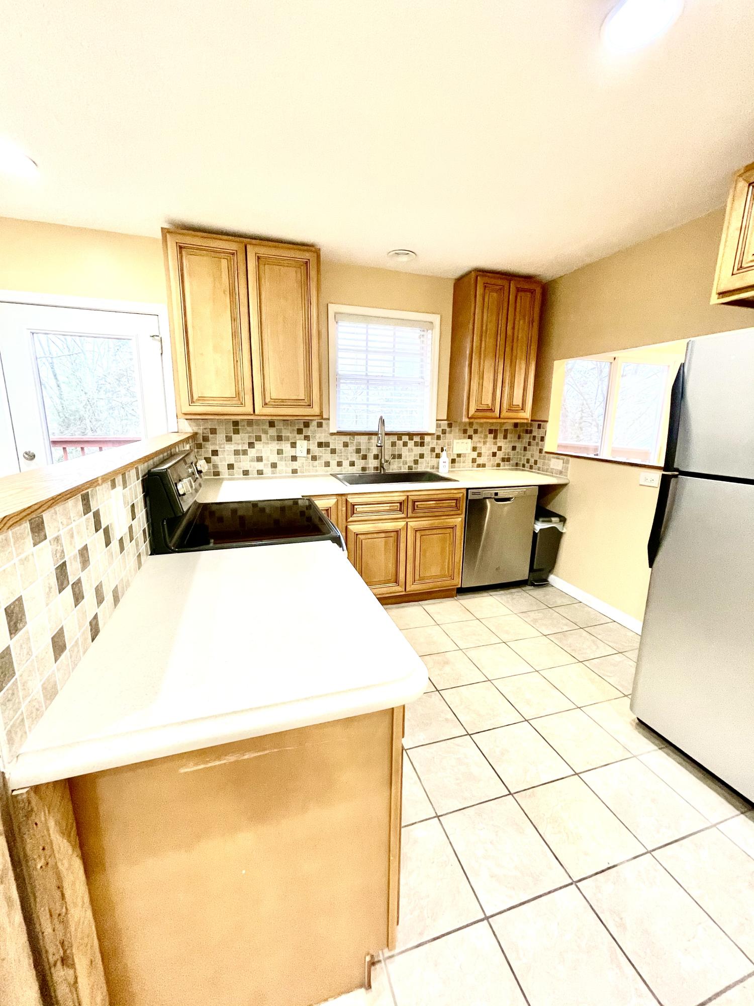 104 West Arrowwood Road Oak Ridge, TN 37830 - Photo 14 of 29 187F8B0B-D0D9-4D42-AA2E-7DE519B1E142