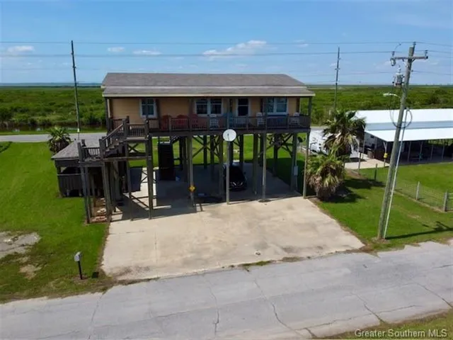 $300,000 | 2208 Mallard Street, Cameron, LA 70631