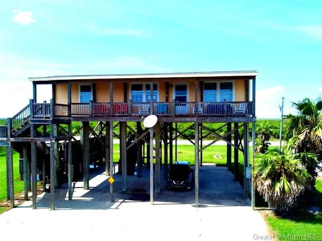 $300,000 | 2208 Mallard Street, Cameron, LA 70631