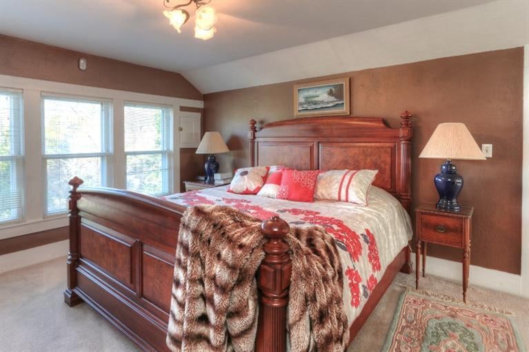 209 Crowson Road Ashland, OR 97520 - Photo 34 of 35 Gallery Image 34
