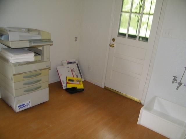 2984 Scheibler Road Memphis, TN 38128 - Photo 11 of 13 a room with a window and couch