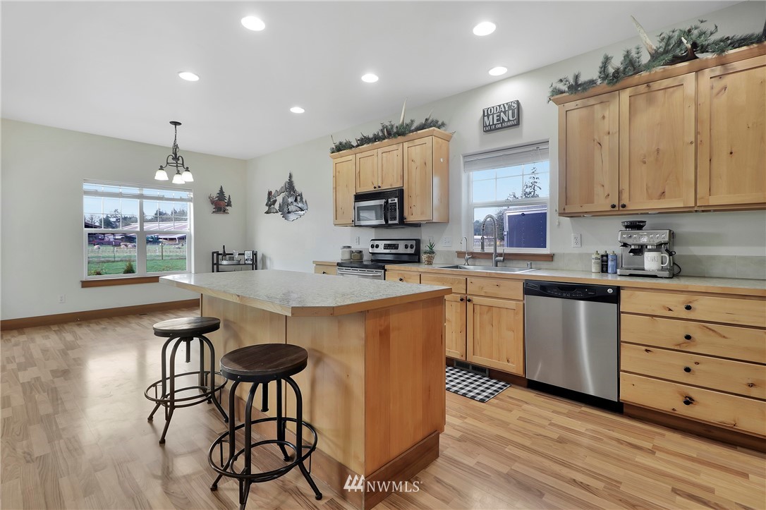 19421 Mountain Meadows Lane Southwest Rochester, WA 98579 - Photo 6 of 40 Gallery Image 6