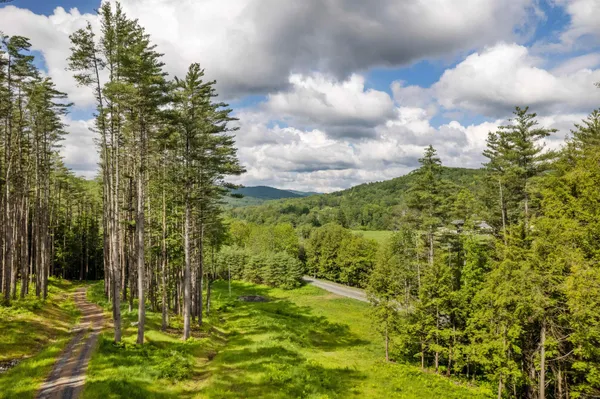 $325,000 | 1 Carlton Hill Road, Woodstock, VT 05091