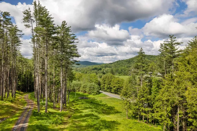 $325,000 | 1 Carlton Hill Road, Woodstock, VT 05091