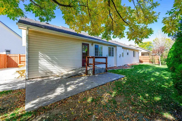 a view of a back yard of the house