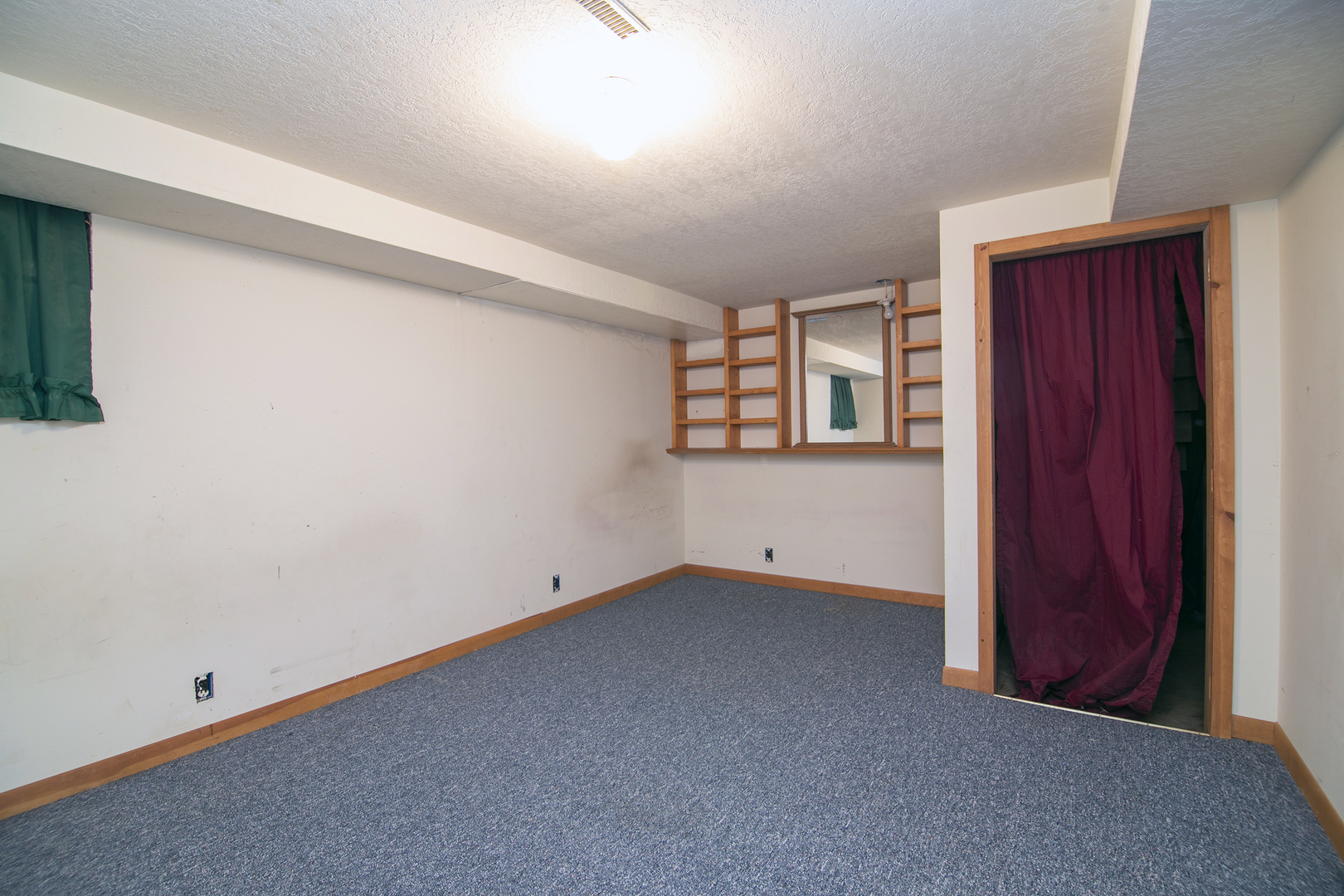 418 South 5000W Road Kankakee, IL 60901 - Photo 17 of 38 an empty room with windows