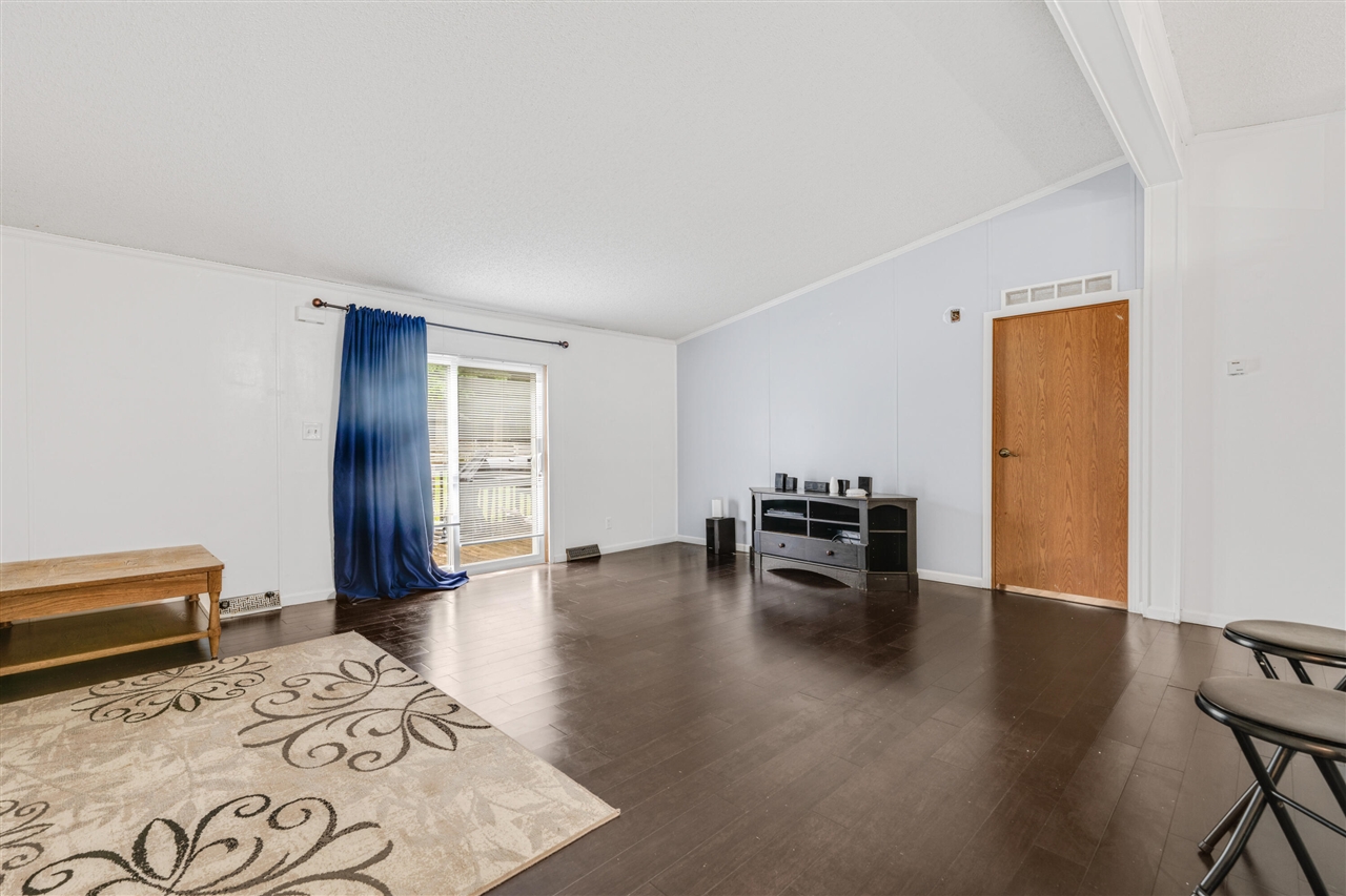 430 North Blue Creek Road Benton Harbor, MI 49022 - Photo 9 of 20