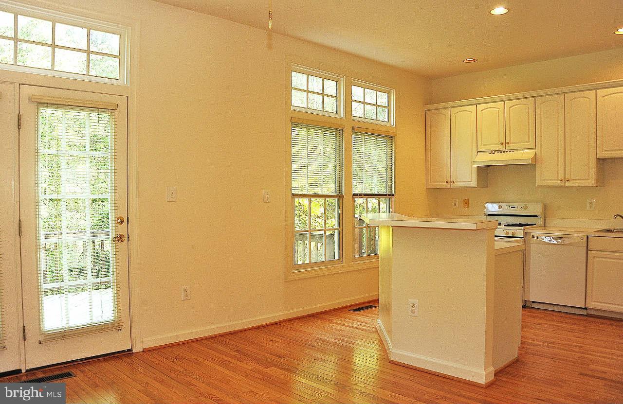 6236 Levi Court Springfield, VA 22150 - Photo 11 of 30 Kitchen