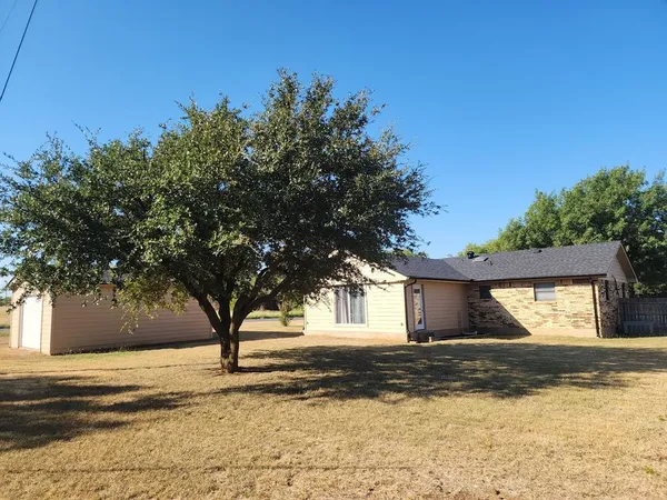 $259,900 | 200 Pembrook Drive, Breckenridge, TX 76424