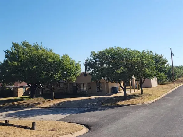 $259,900 | 200 Pembrook Drive, Breckenridge, TX 76424