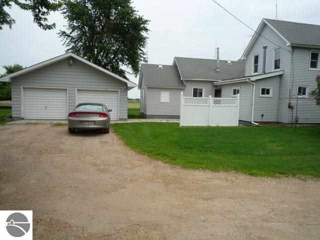 3853 East Adams Road St. Louis, MI 48880 - Photo 7 of 29 1747019-6.JPG