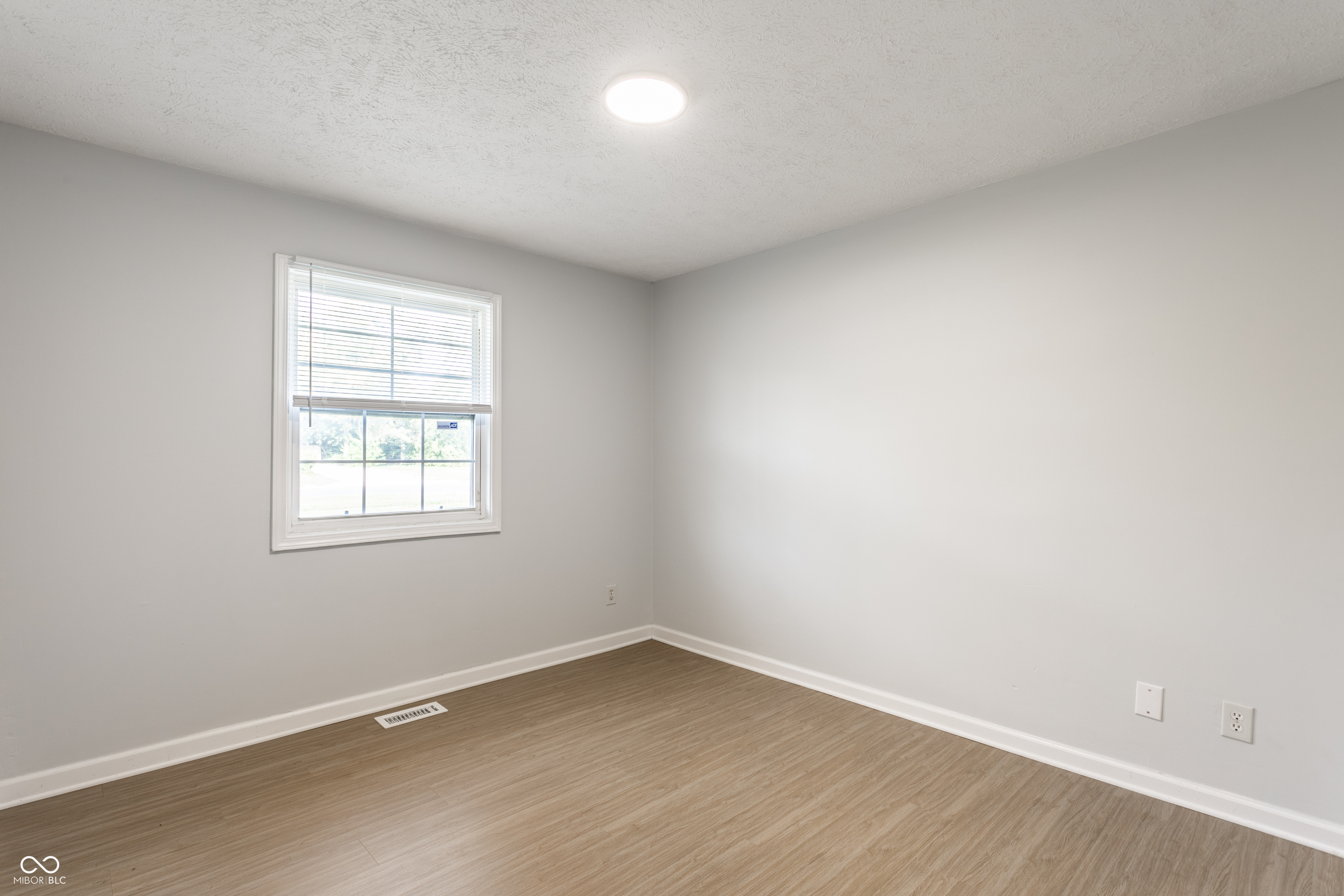3943 Mitthoeffer Road Indianapolis, IN 46235 - Photo 17 of 22 Gallery Image 17