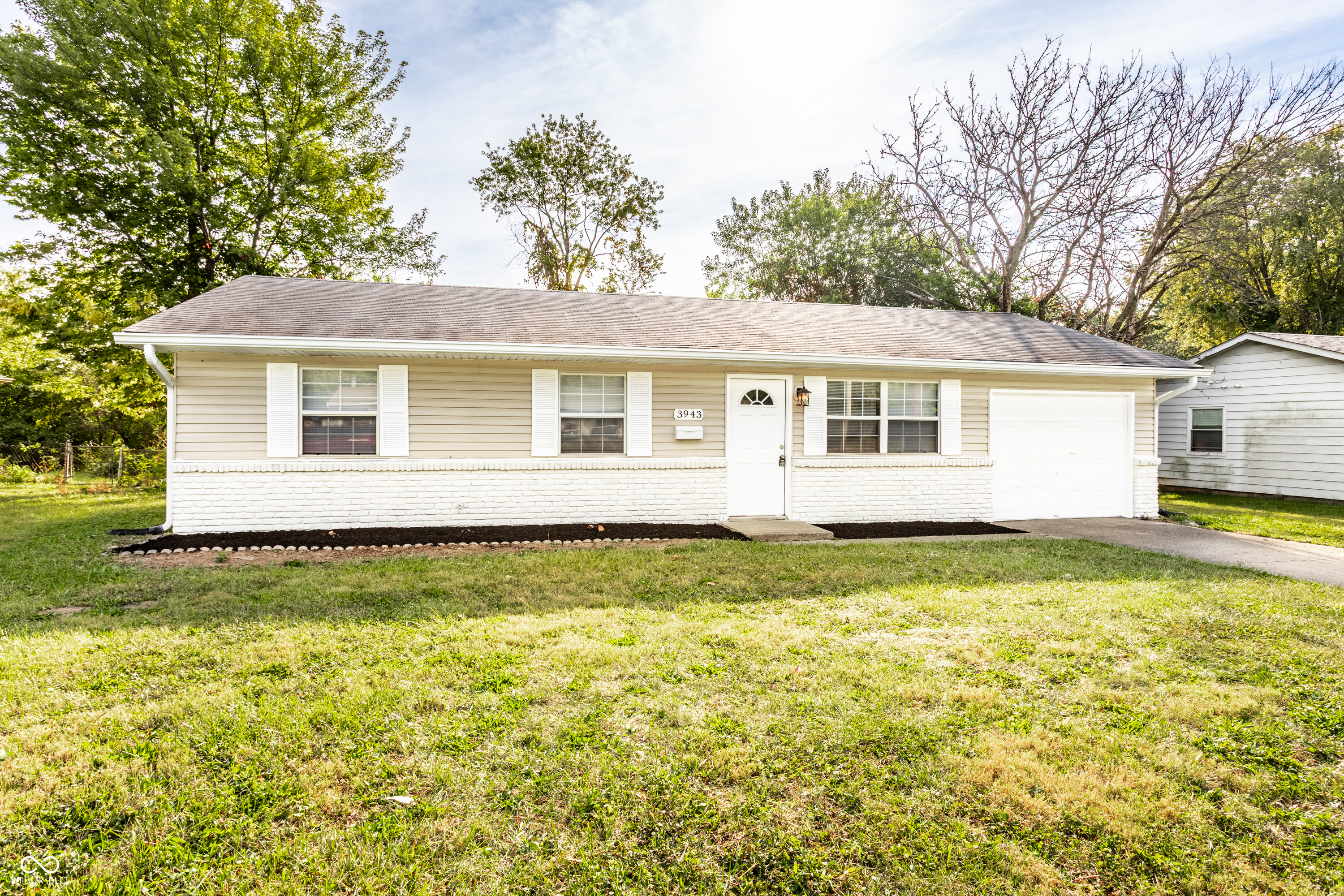 3943 Mitthoeffer Road Indianapolis, IN 46235 - Photo 3 of 22 Gallery Image 3