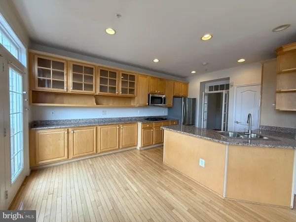 $4,500 | 6130 Stonehenge Place, Unit 7, North Bethesda, MD 20852