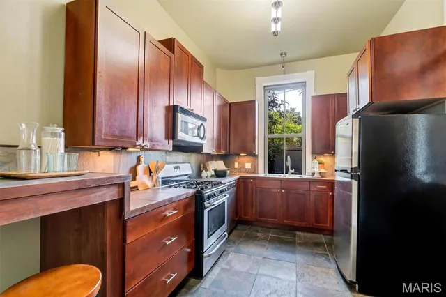 $325,000 | 1408-10 Wright Street, St. Louis, MO 63107