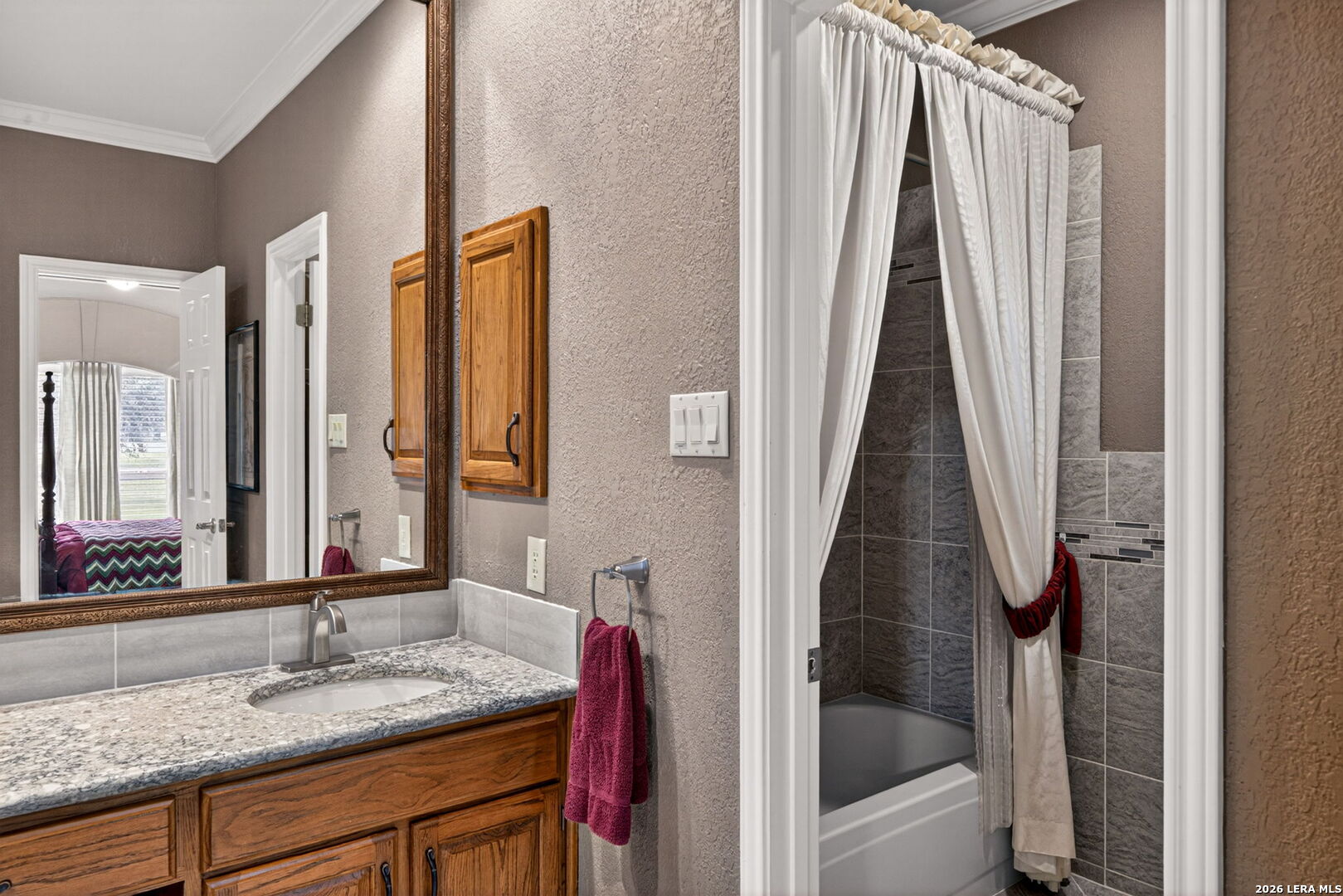 8639 Raintree Woods Drive Fair Oaks Ranch, TX 78015 - Photo 22 of 55