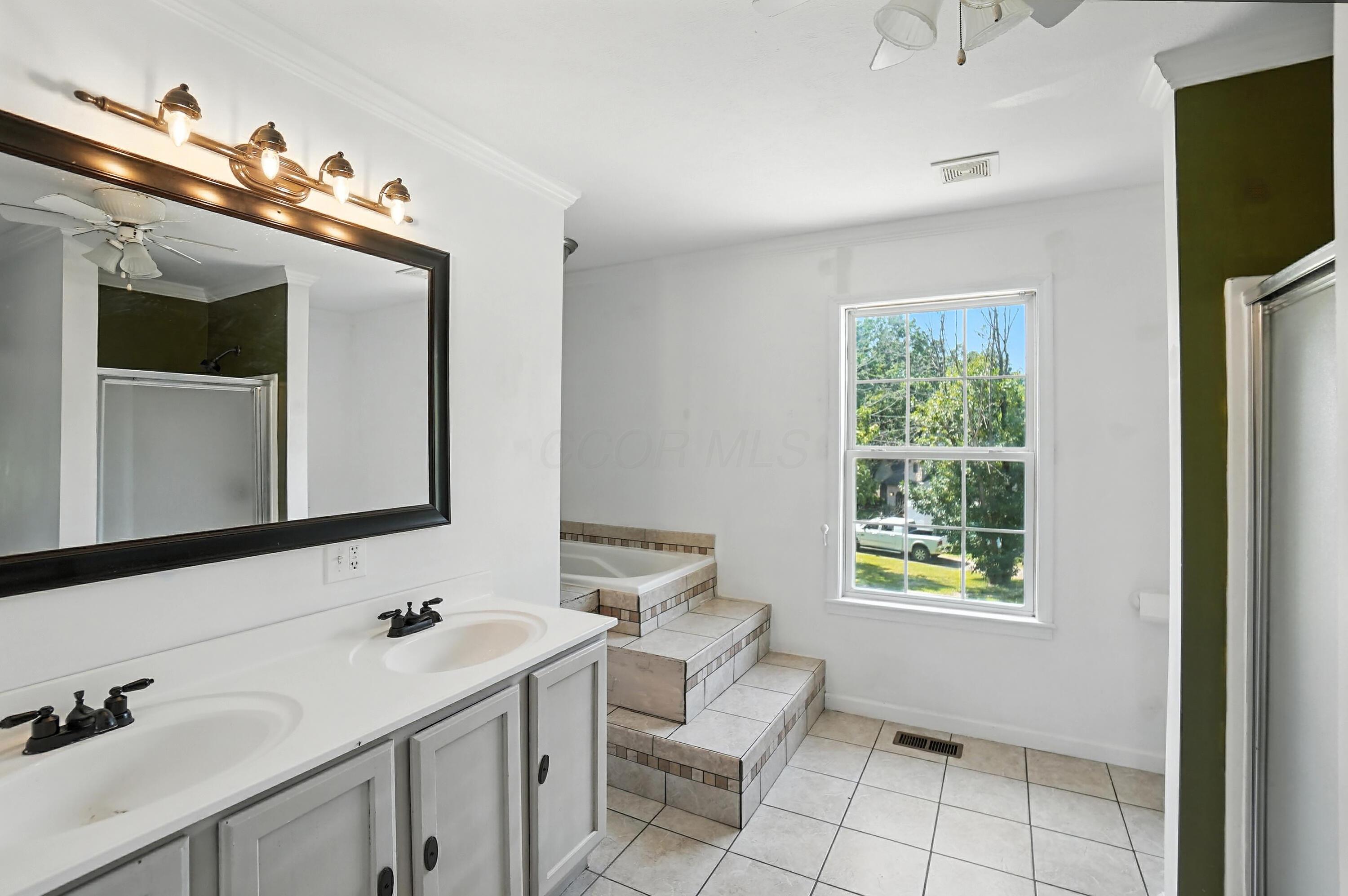 25327 Morris Salem Road Circleville, OH 43113 - Photo 17 of 38 Primarybath
