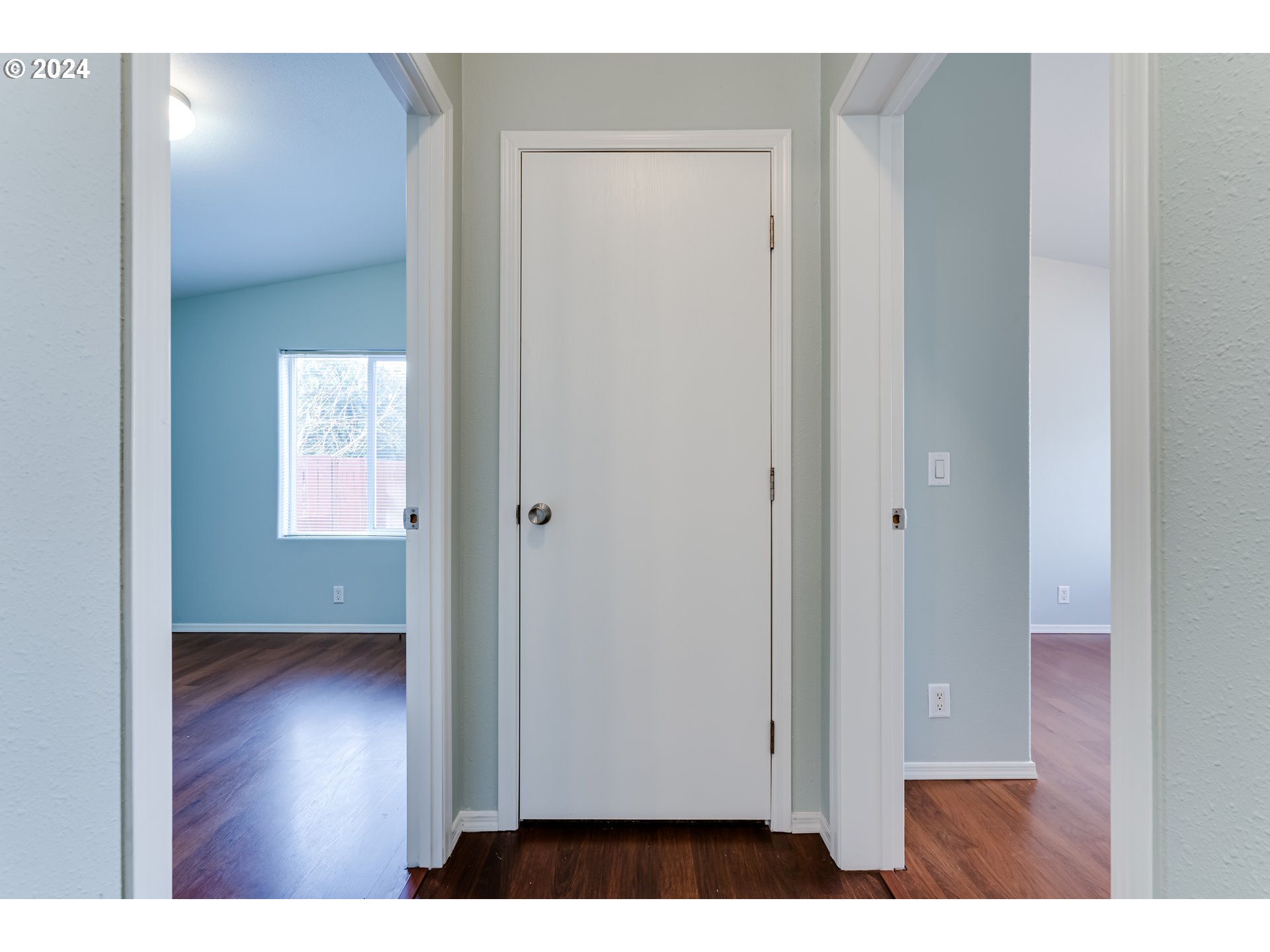 2533 Maia Loop Springfield, OR 97477 - Photo 19 of 28 close view of an empty room with wooden floor