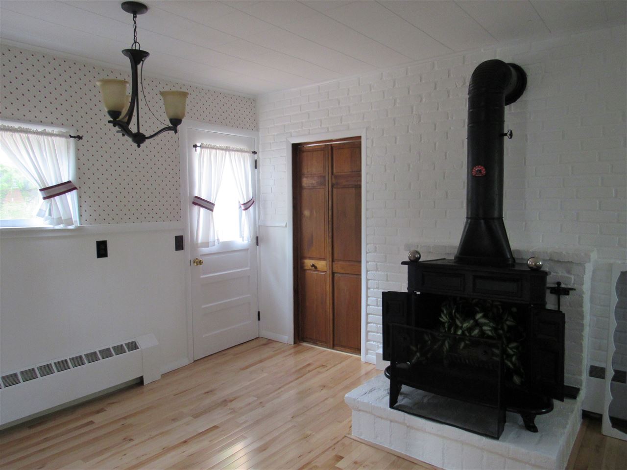 13 School Street Proctor, VT 05765 - Photo 5 of 21