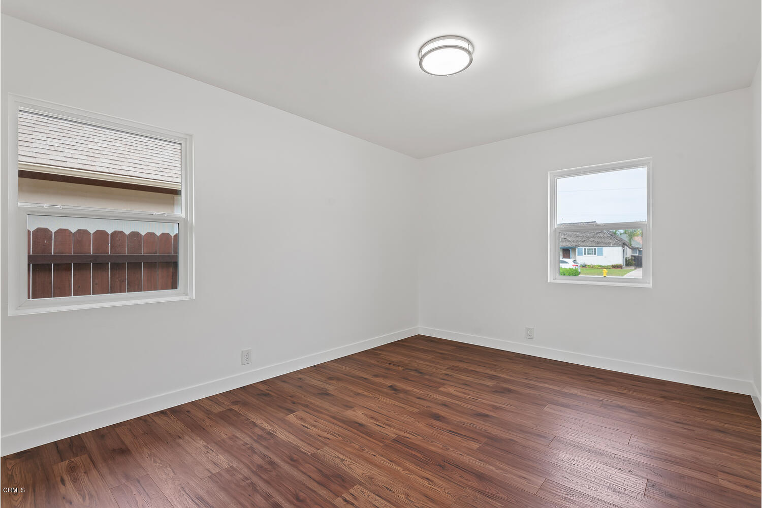 1034 West Roderick Avenue Oxnard, CA 93030 - Photo 17 of 20 an empty room with a workspace