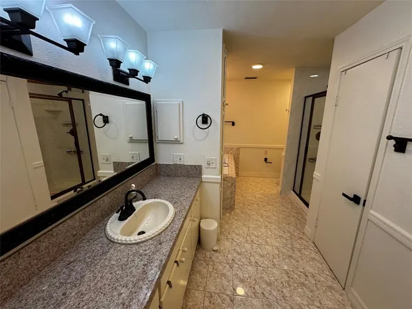 $3,300 | 1112 Kings Highway, Dallas, TX 75208