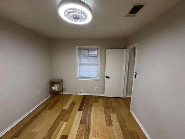 $3,300 | 1112 Kings Highway, Dallas, TX 75208