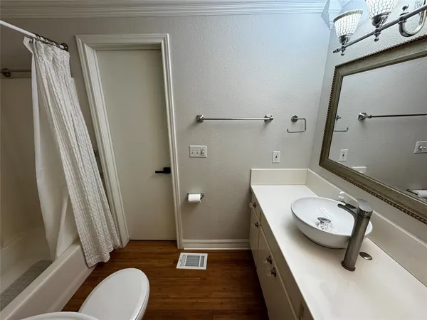 $3,300 | 1112 Kings Highway, Dallas, TX 75208