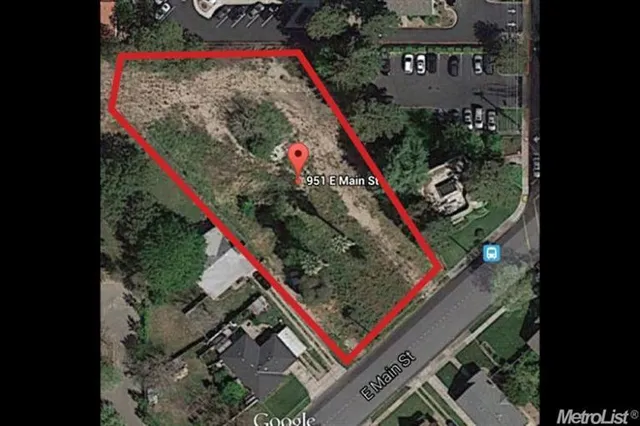 $299,000 | 951 East Main Street, Turlock, CA 95380