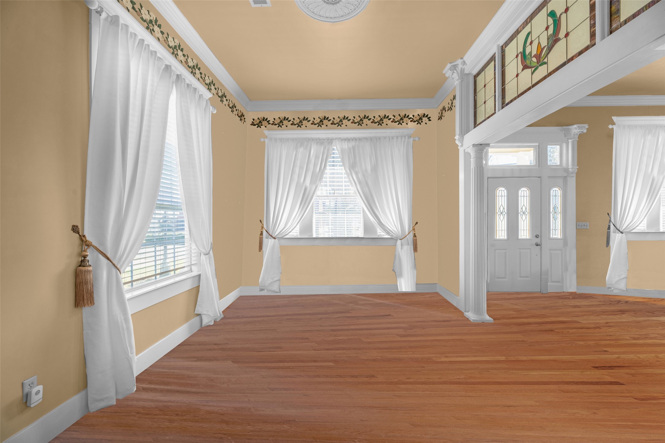 801 North Fulton Street Wharton, TX 77488 - Photo 7 of 43 a view of an entryway